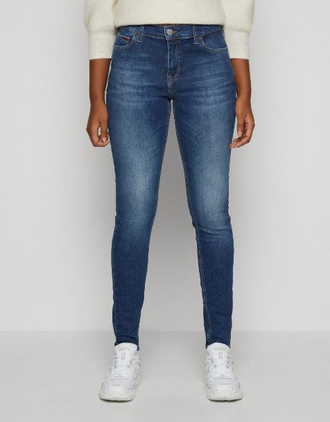 NORA SKINNY JEANS mit mittelhohem Bund